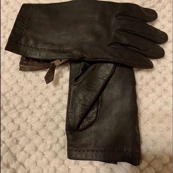 VINTAGE HERMÈS GLOVES